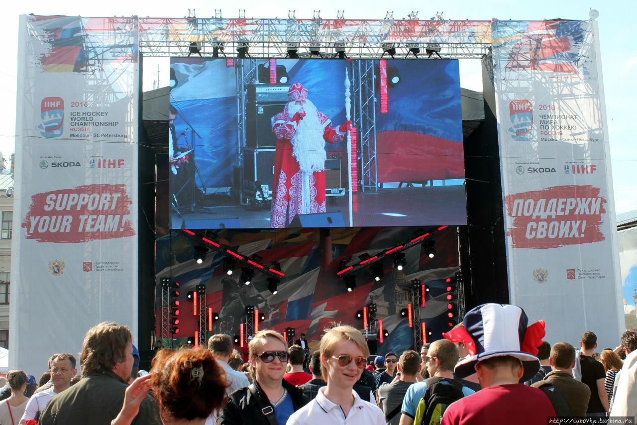 Конюшенная площадь 2016 Санкт-Петербург, Россия Конюшенная площадь 2016 Санкт-Петербург, Россия