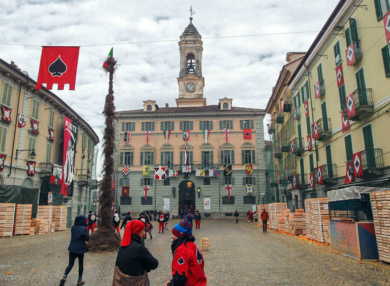 Ивреа перед боем Ивреа, Италия Ивреа перед боем Ивреа, Италия