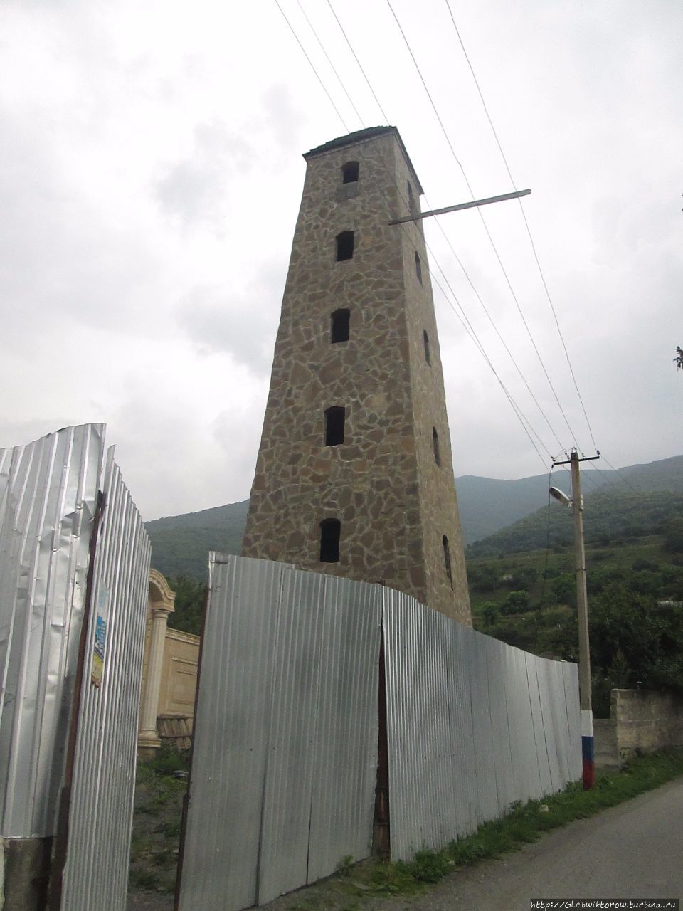 Пешком в Джейрах от Терека Джейрах, Россия Пешком в Джейрах от Терека Джейрах, Россия