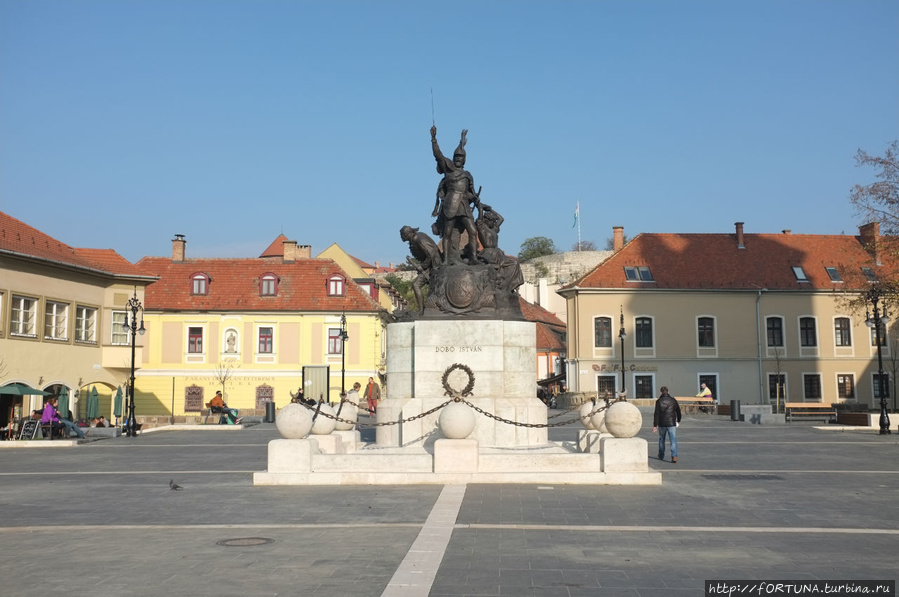 Главная площадь Эгер, Венгрия