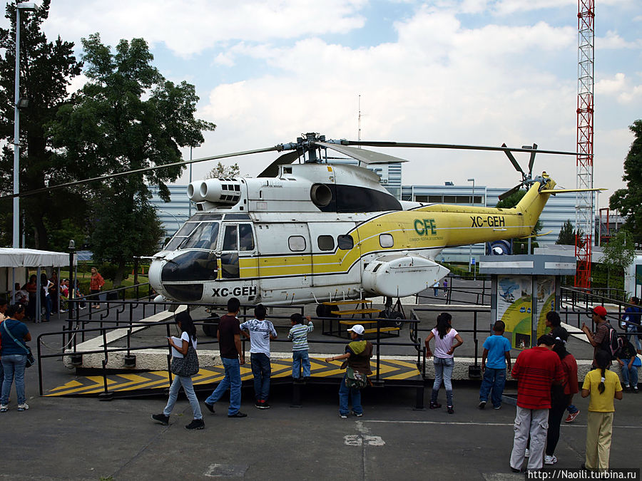 Вертолет Пума СА 330, построен в 1968 году (Франция и UK), по вместимисти равен 3 автомобилям или 4 тонны груза. Всего было выпущено 692 вертолеле Мехико, Мексика