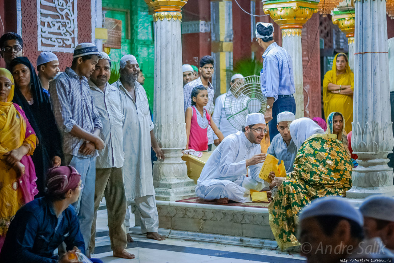 Пение Кавалли (пение священных текстов) Дели, Индия