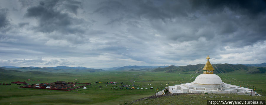 Амарбаясгалант, «Монастырь безмятежной радости», один из трёх крупнейших буддийских монастырей Монголии Селенгинский аймак, Монголия