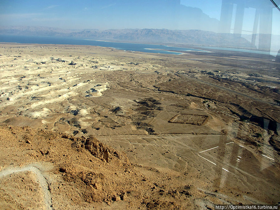 В крепость Масада — по канатной дороге. Смотрим вверх и вниз Мертвое море, Израиль