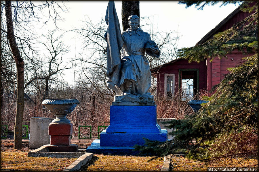 Памятник воинам ВОВ на ул. Ленина Невель, Россия