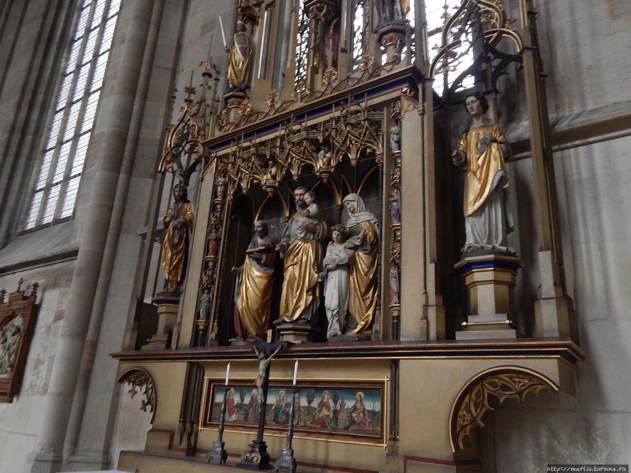 Josephsaltar, 1480. Алтарь Иосифа и Св. Анны, 1480. Некоторые фигуры сделаны в 19-м веке. Динкельсбюль, Германия