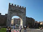 арка Августа