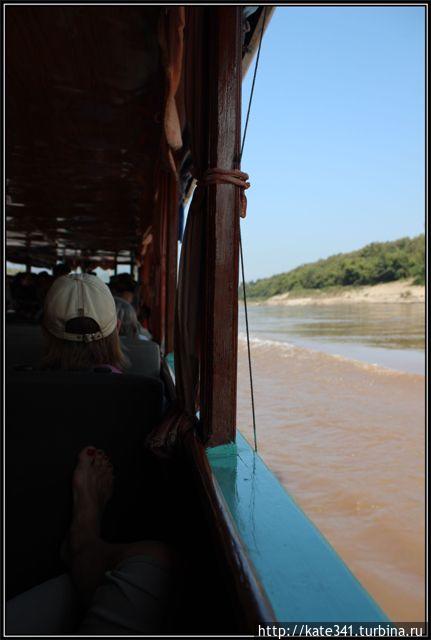 Из Таиланда в Луанг Прабанг на чудо-лодке Луанг-Прабанг, Лаос