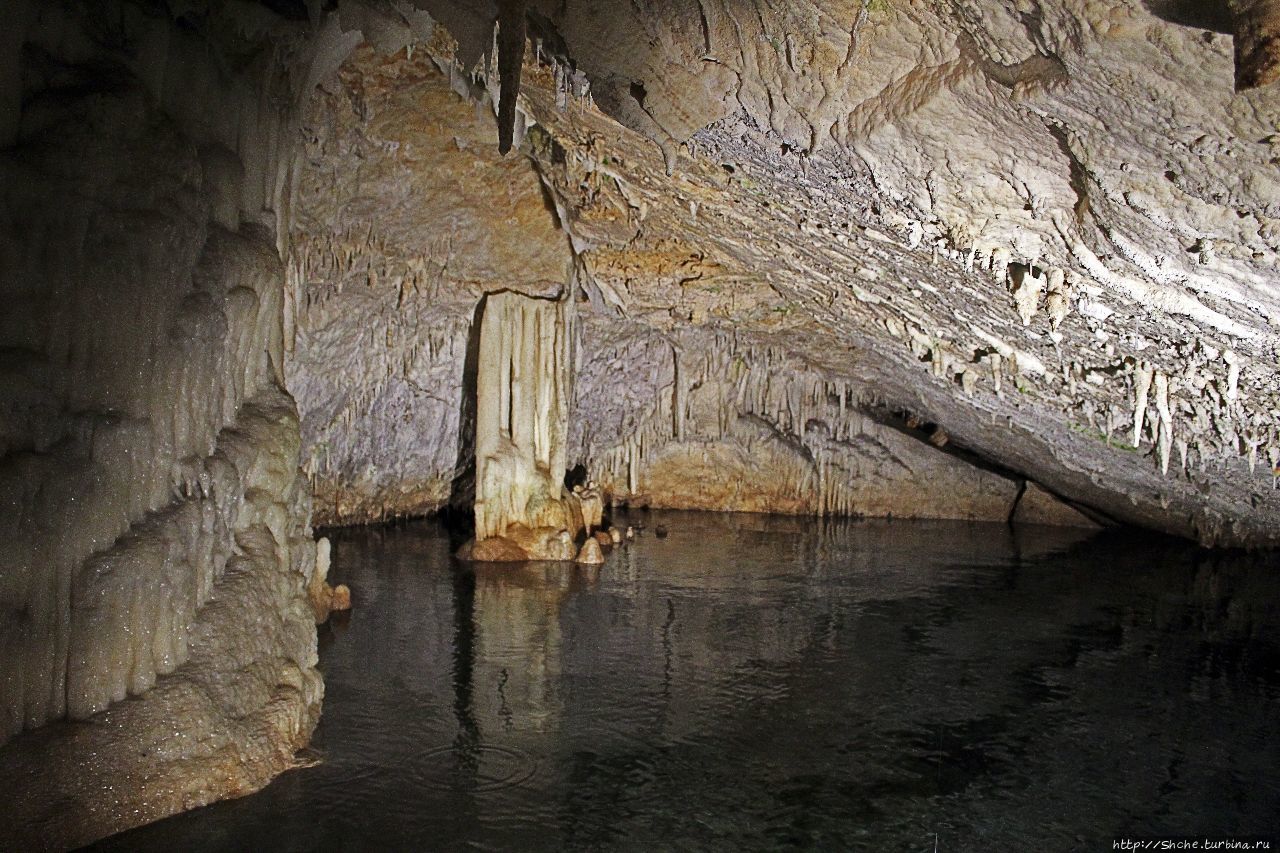Кристаллическая пещера Блю-Хоул-Хилл, Бермуды