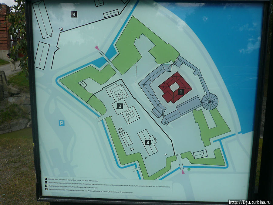 В настоящее время, на информационном стенде музея-крепости можно увидеть обозначения первоначальной оборонительной системы, а затем контуры крепости, после дополнительных модернизаций. Хяменлинна, Финляндия