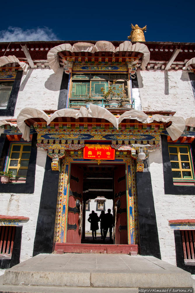 монастырь Санганг Дэчэн, Китай
