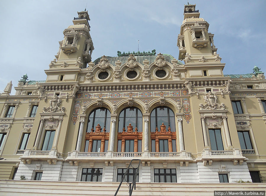 Знаменитый Зал Гарнье или Оперный театр считается самым красивым из всех залов Казино. Монте-Карло, Монако