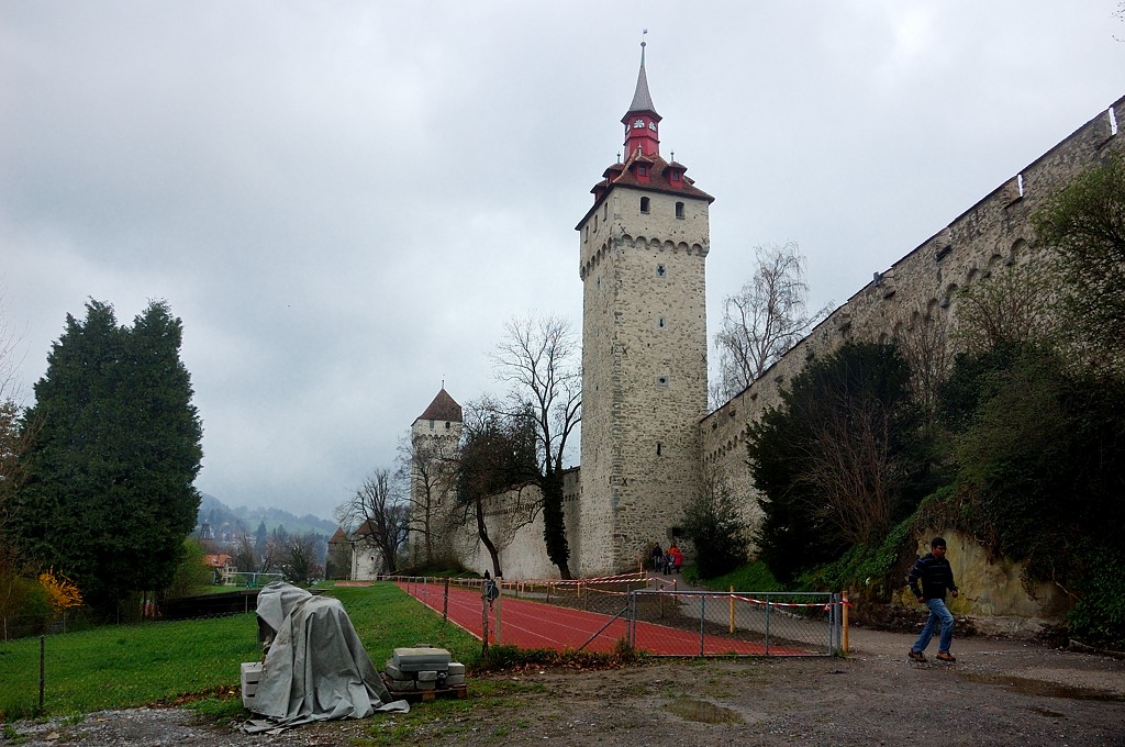 Ж Люцерн, Швейцария