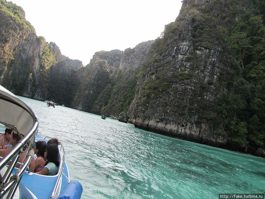 заплываем в Майя Бей заплываем в Майя Бей