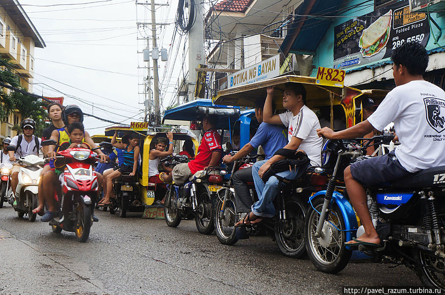 А это филиппинский транспорт — трициклы Остров Боракай, Филиппины