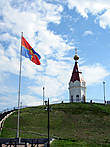 Начало празднику положила торжественная церемония поднятия флага города мэром Красноярска Эдхамом Акбулатовым на Караульной горе.