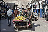 Суки — это в Марокко — рынки...
*