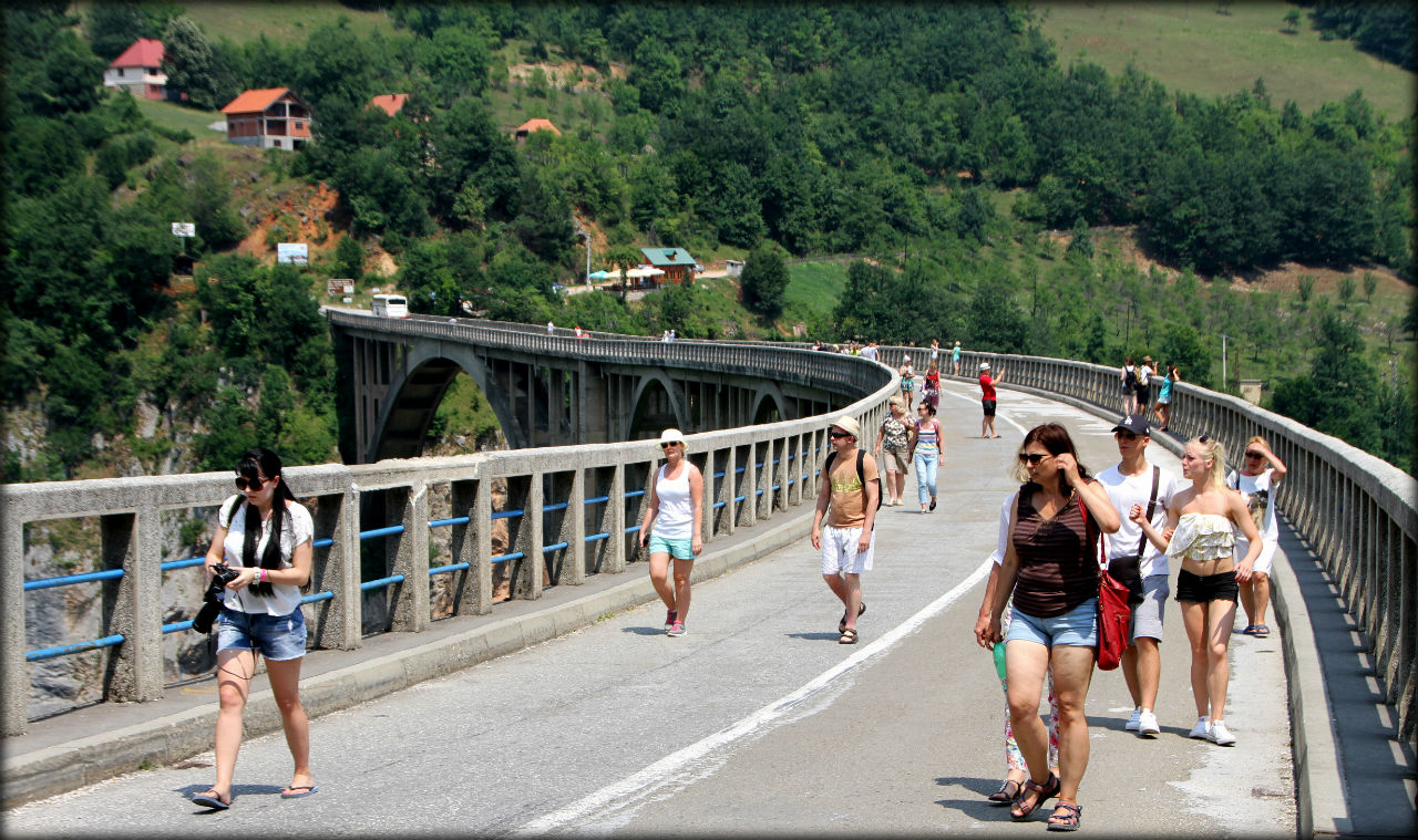 Пейзажи Дурмитора и мост Джурджевича Национальный парк Дурмитор, Черногория