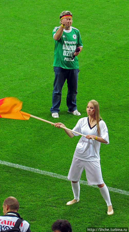 Потанцуем? Гимн Евро-2012 вместе девчонками из Гданьска Гданьск, Польша
