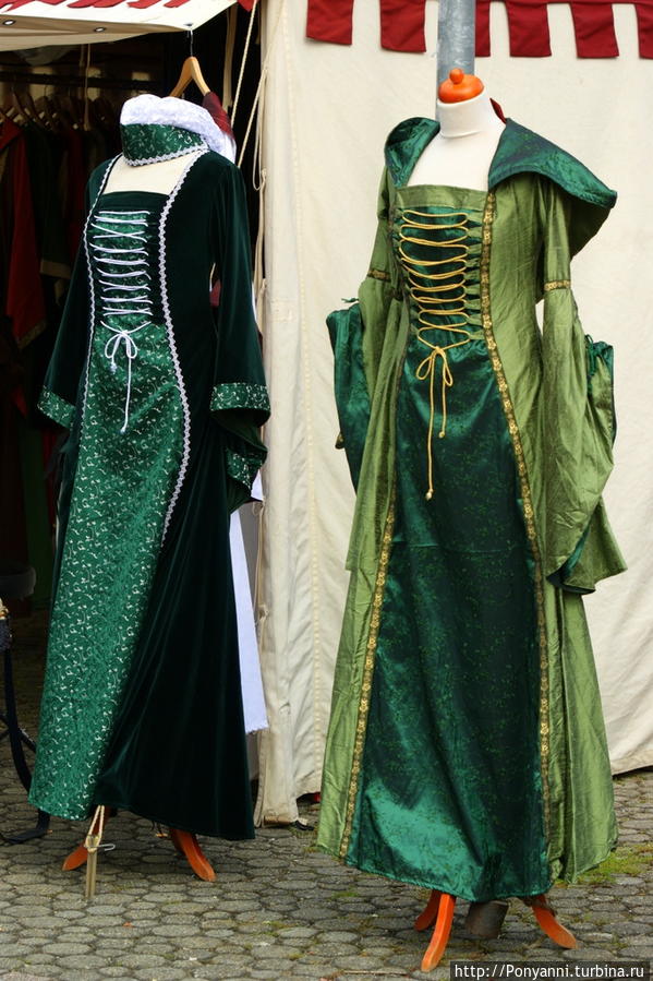 Средневековая мода — сегодня тоже шьют. Штутгарт, Германия