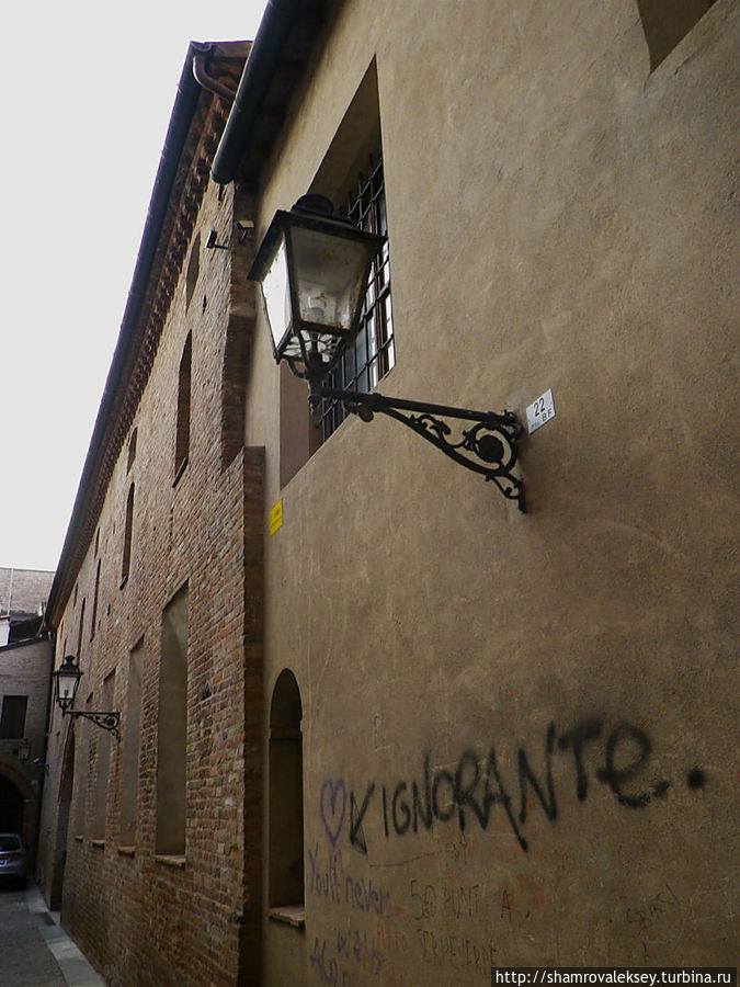 Мантуя. По улицам и площадям старинного города Мантуя, Италия Мантуя. По улицам и площадям старинного города Мантуя, Италия