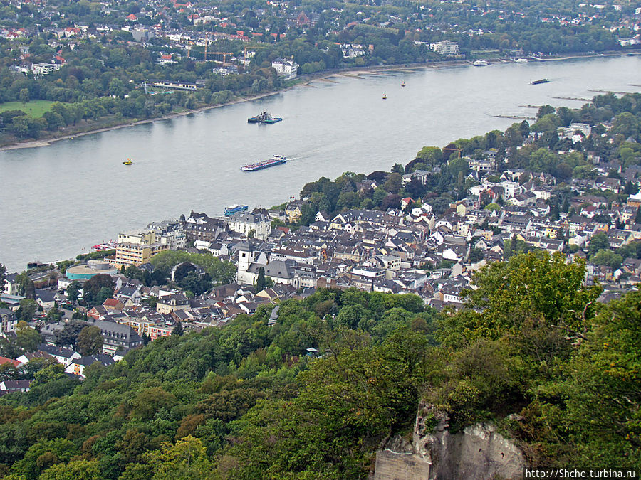 Кенигсвинтер — городок у подножия скалы Кенигсвинтер — городок у подножия скалы