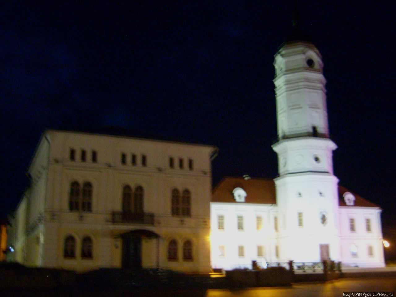 восстановленная в 2008году по старинным чертежам городская ратуша в Могилёве Беларусь
