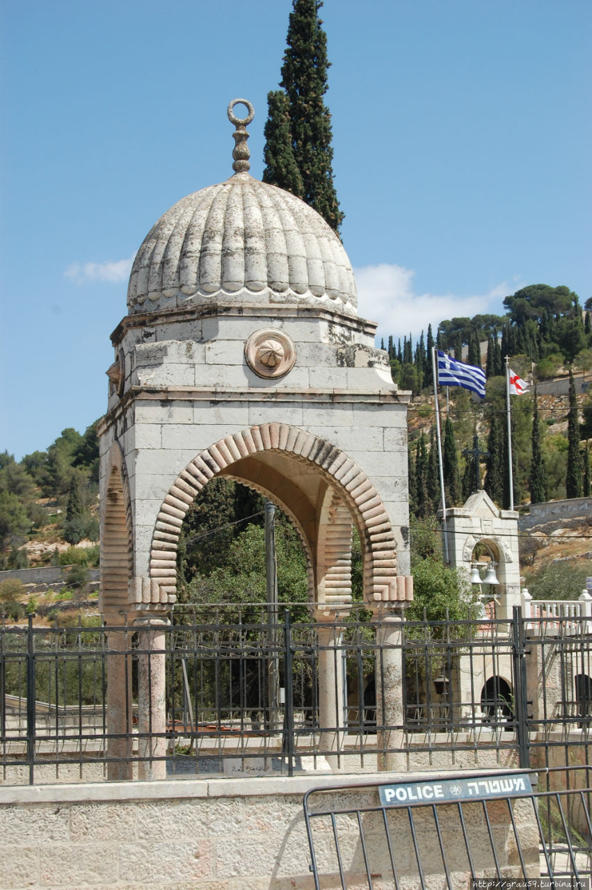 Гробница Муджира аль-Дина аль Уляйми. Справа в глубине фотографии видна Гробница Богоматери Иерусалим, Израиль
