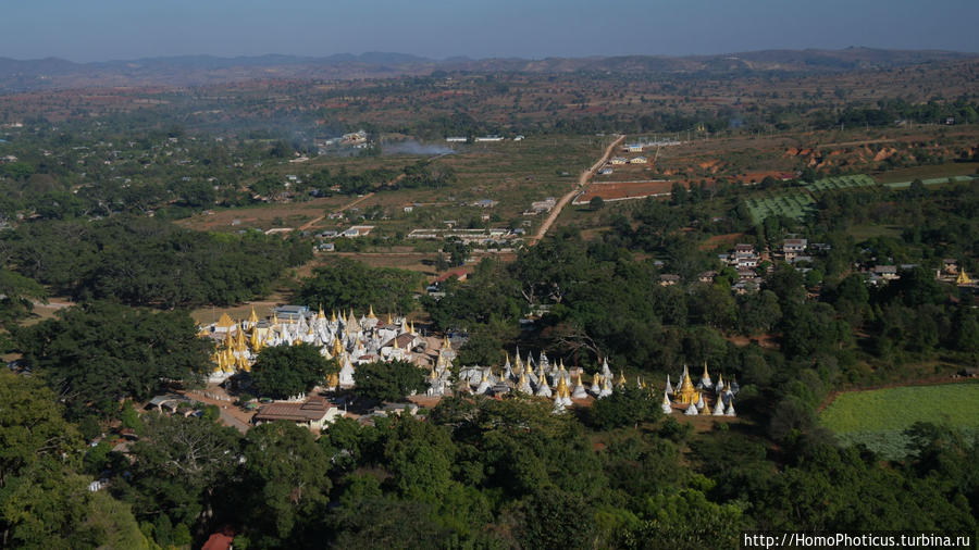 У подножия храмовой горы Пиндайя, Мьянма