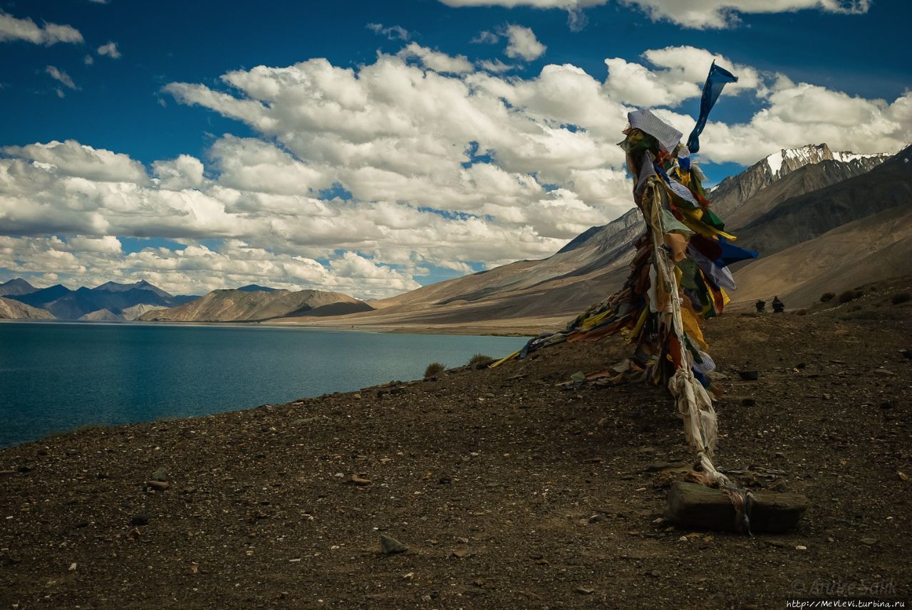 Озеро Пангонг Штат Джамму-и-Кашмир, Индия Озеро Пангонг Штат Джамму-и-Кашмир, Индия