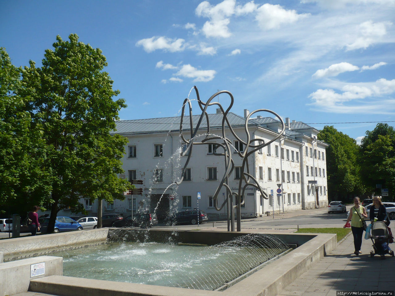 Памятник Юрию Лотману Тарту, Эстония