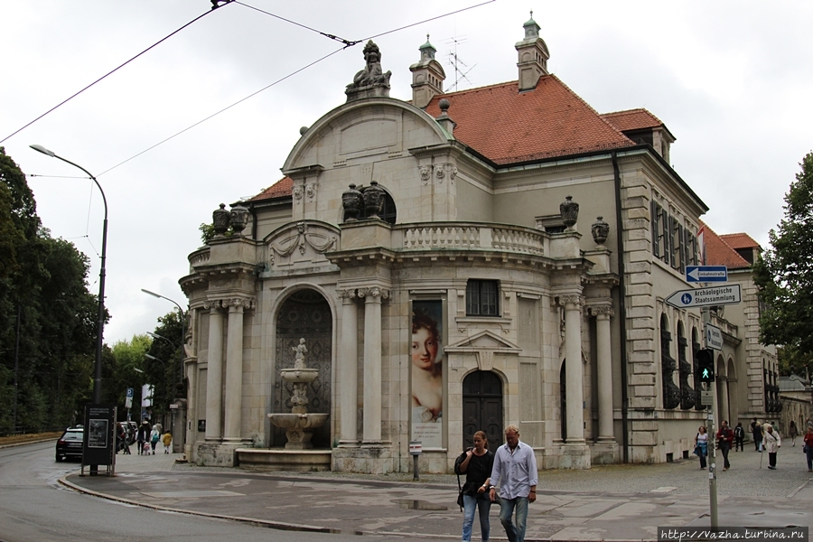 Здание музея Мюнхен, Германия