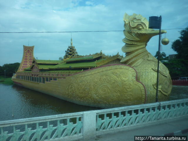 Озеро Инле и подставные падаунги Озеро Инле, Мьянма Озеро Инле и подставные падаунги Озеро Инле, Мьянма