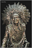 Скульптура индейца — такие воины жили здесь в стародавние времена...
*