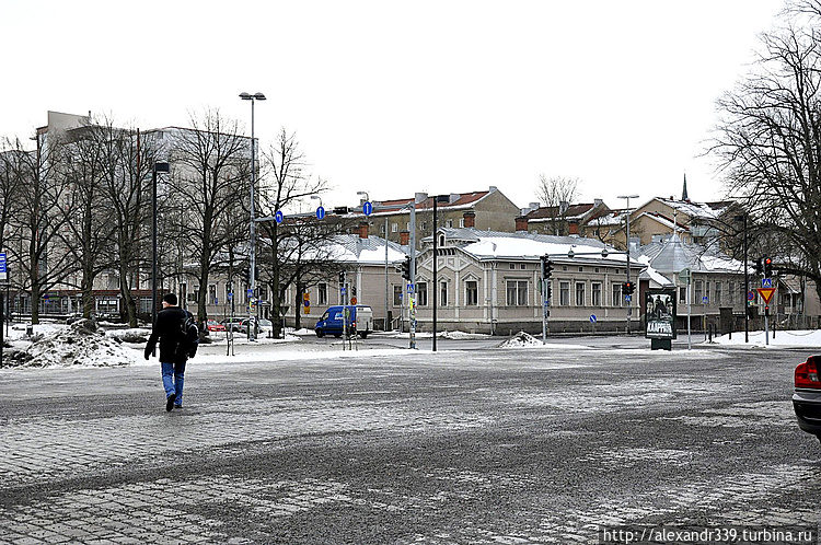 Площадь перед вокзалом