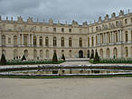 Как бы чудесно смотрелся Версаль сквозь брызги струй из фонтанов!..