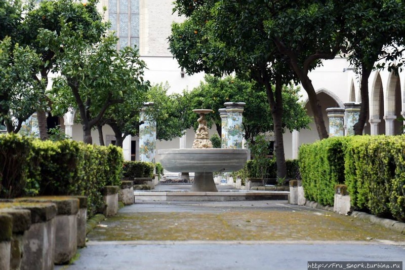 Монастырь Св. Клары (Санта-Кьяра) Неаполь, Италия