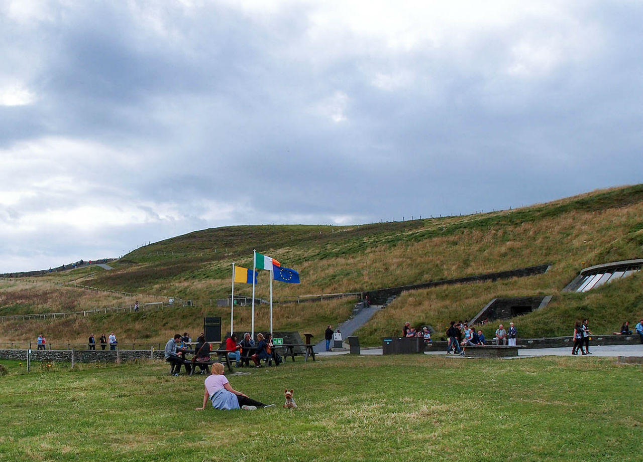 Твои столпы — крутых отрогов склоны Утёсы Мохер, Ирландия Твои столпы — крутых отрогов склоны Утёсы Мохер, Ирландия