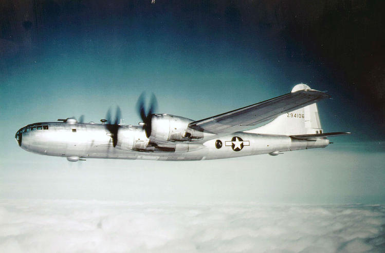 Бомбардировщик B-29 выпол