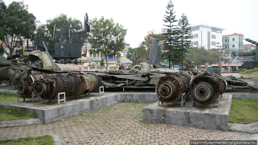 Музей сбитого В52 Ханой, Вьетнам