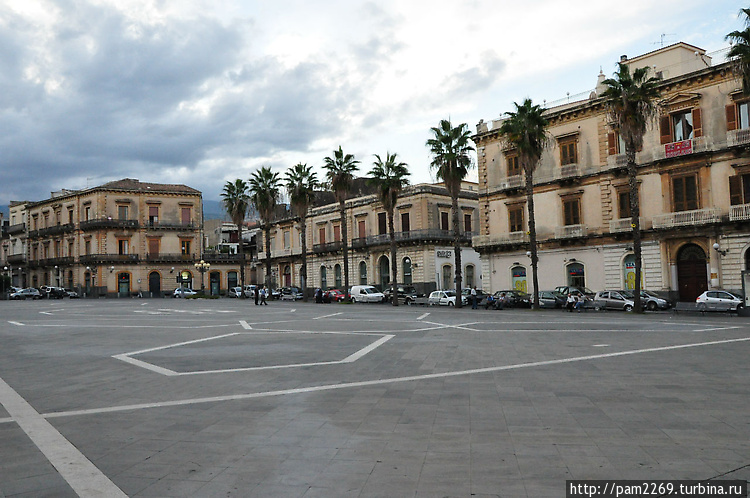 piazza Duomo, южный город