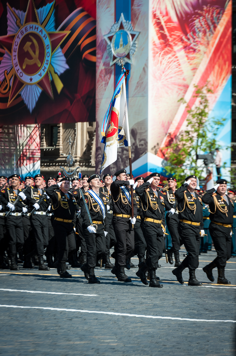 По плацу танки грохотали... Москва, Россия По плацу танки грохотали... Москва, Россия