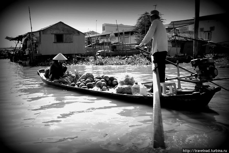 Экскурсия по Меконгу, который без стеснений принимает жертвы Кантхо, Вьетнам