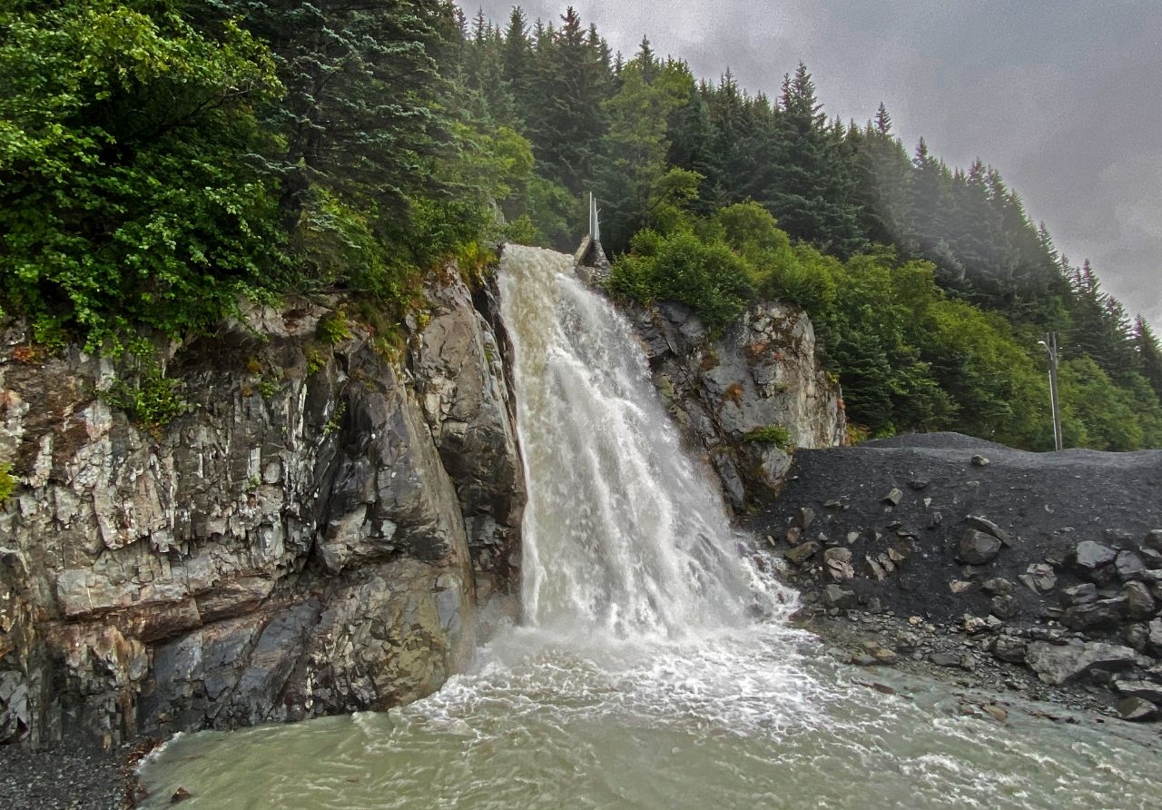 Лоуэлл-Крик водопад / Lowell Creek Waterfall