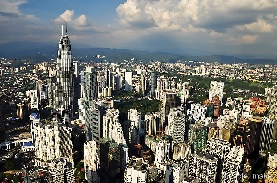 Сразу видно кто здесь главный. Куала-Лумпур, Малайзия Сразу видно кто здесь главный. Куала-Лумпур, Малайзия