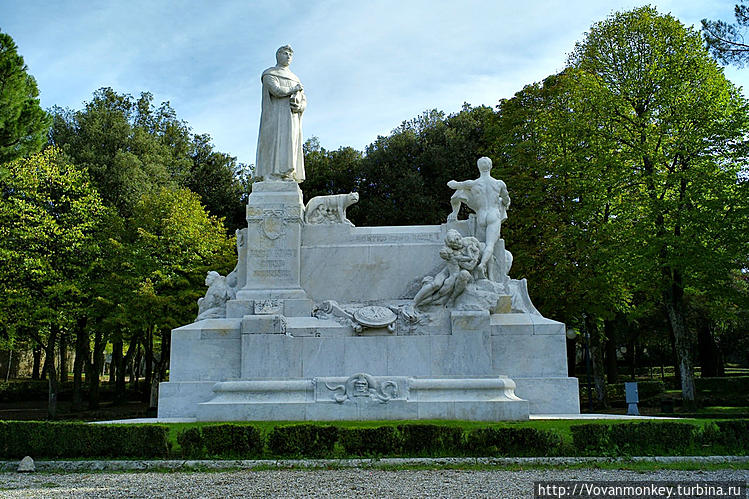 Памятник Франческо Петрар