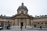 Институт Франции — основное официальное научное учреждение страны, объединяющее пять национальных академий.