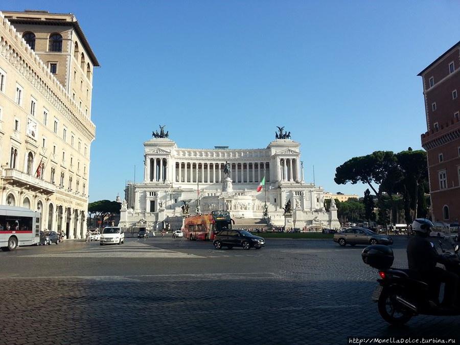 Площадь Венеции — собрание шедевров архитектуры Рим, Италия Площадь Венеции — собрание шедевров архитектуры Рим, Италия