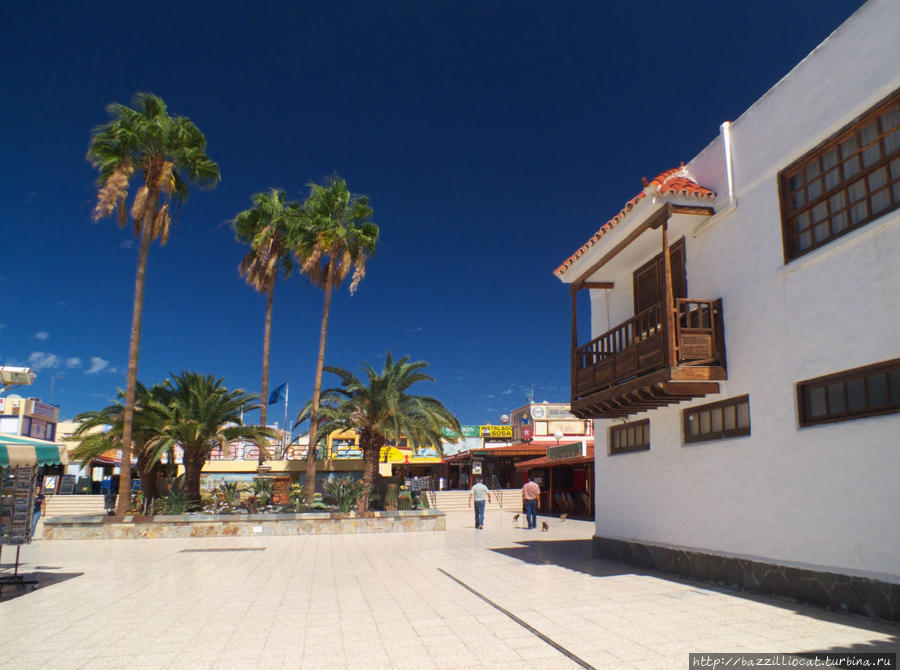 Город апартаментов, вилл и бунгало Плайя-дель-Инглес, остров Гран-Канария, Испания