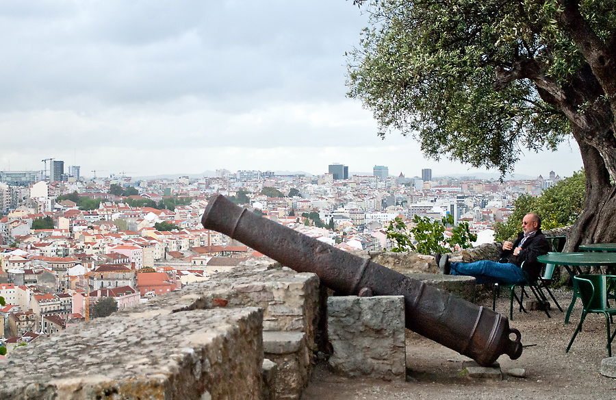 Ну и, конечно же, панорамы. Холмы играют окончательную роль, после которой в город невозможно не влюбиться. Ну и, конечно же, панорамы. Холмы играют окончательную роль, после которой в город невозможно не влюбиться.